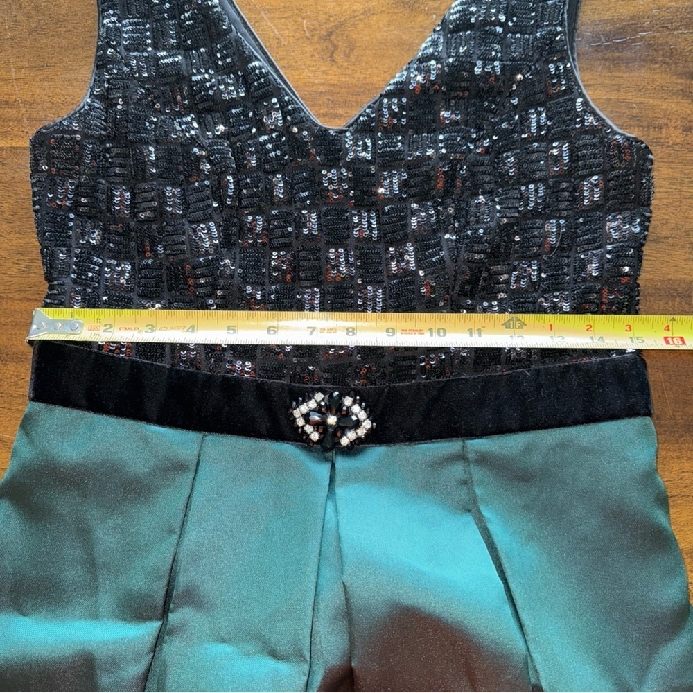 Ignite Evenings Black Sequin with Emerald Skirt Sleeveless Formal Short Dress 8 - Picture 8 of 10